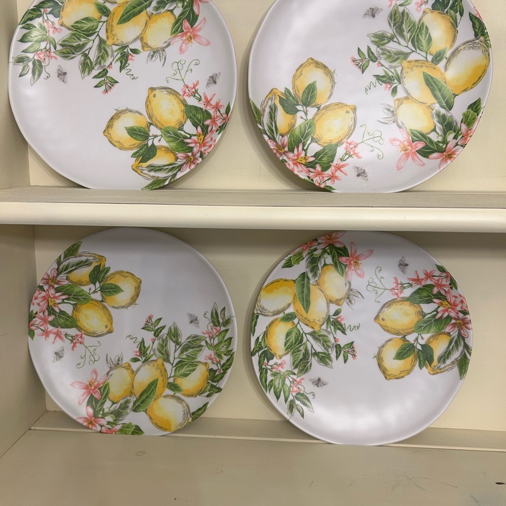 The Prairie by Rachel Ashwell, 4 White and Yellow Lemon Dinnerware Plates